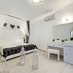 Appartement On An Island & - *