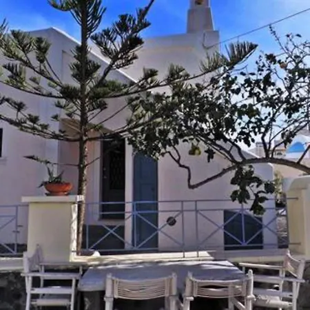 On An Island & - Apartment Fira (Santorini)