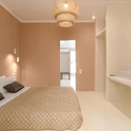 On An Island & - Apartment Fira (Santorini)