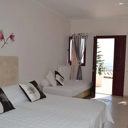 شقة On An Island & - *