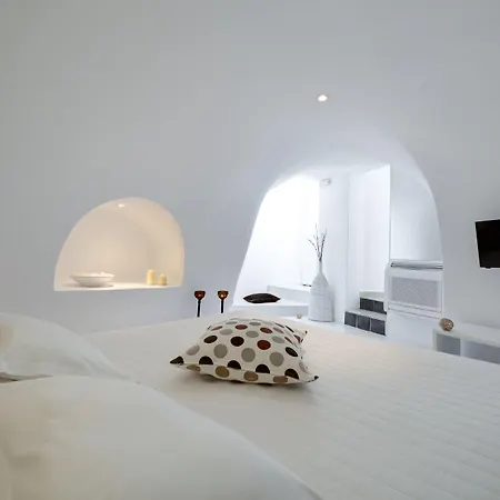 On An Island & - شقة