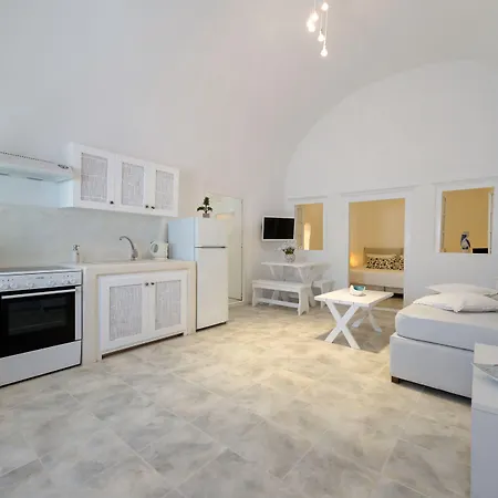 On An Island & - شقة