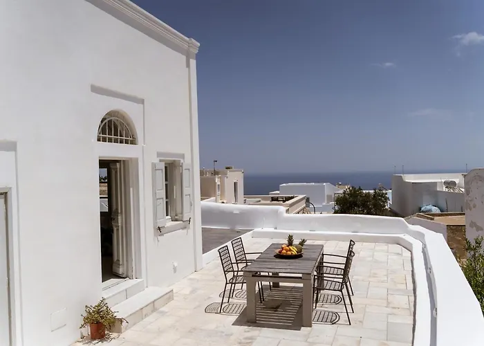 On An Island & - Daire Fira (Santorini)