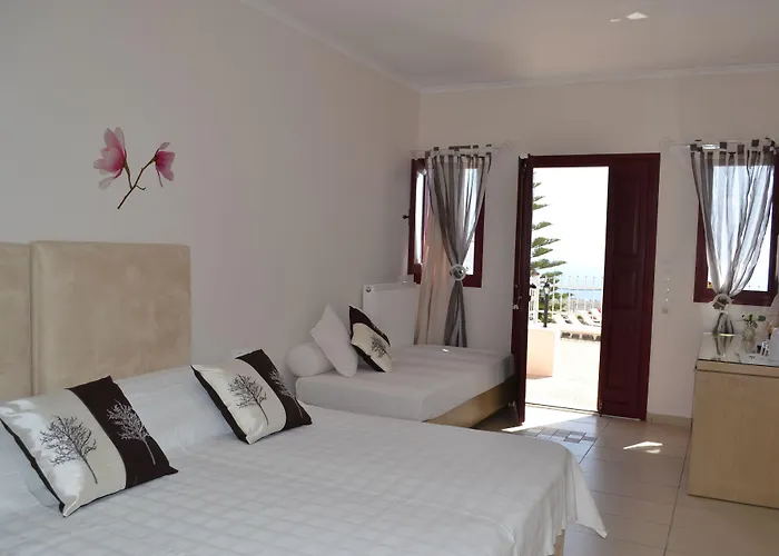 شقة On An Island & - *