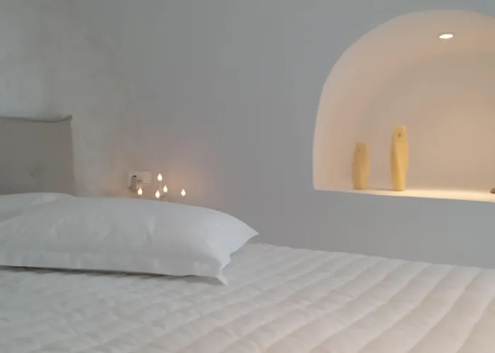 On An Island & - شقة