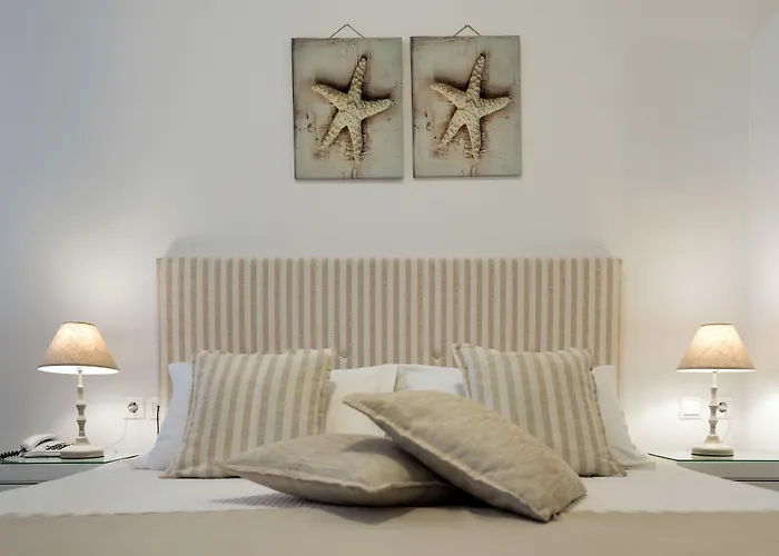 On An Island & - شقة *