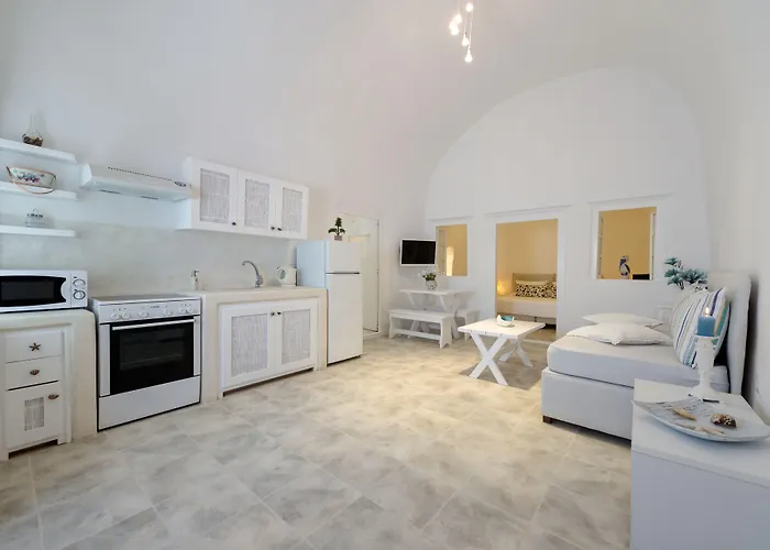 On An Island & - شقة