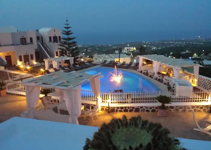 On An Island & - شقة