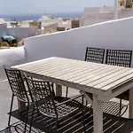 On An Island & - شقة ثيرا