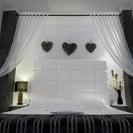 Apartmán On An Island & - Fira (Santorini)